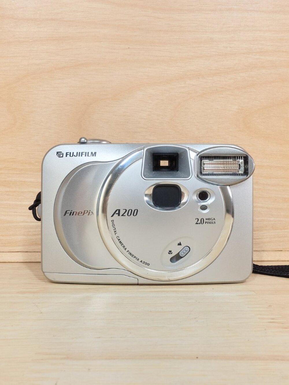 Fujifilm FinePix A200 Vintage Digital Camera 2MP CCD Silver